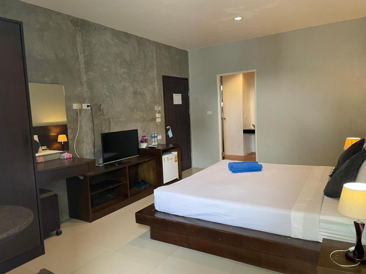 Green Leaf Hostel Phuket Екстериор снимка