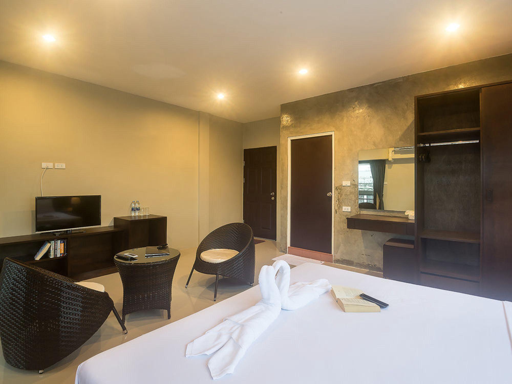 Green Leaf Hostel Phuket Екстериор снимка