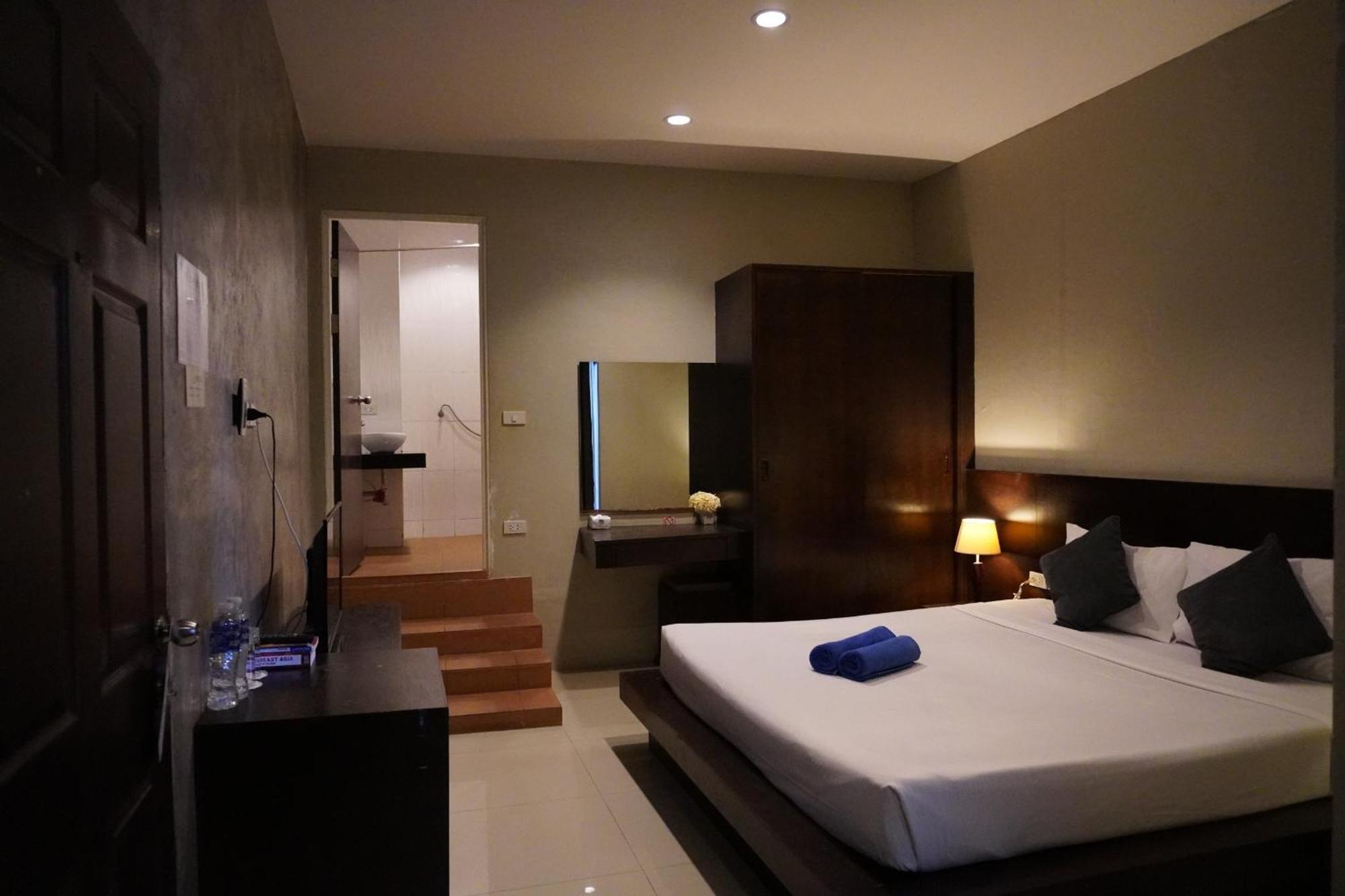 Green Leaf Hostel Phuket Екстериор снимка