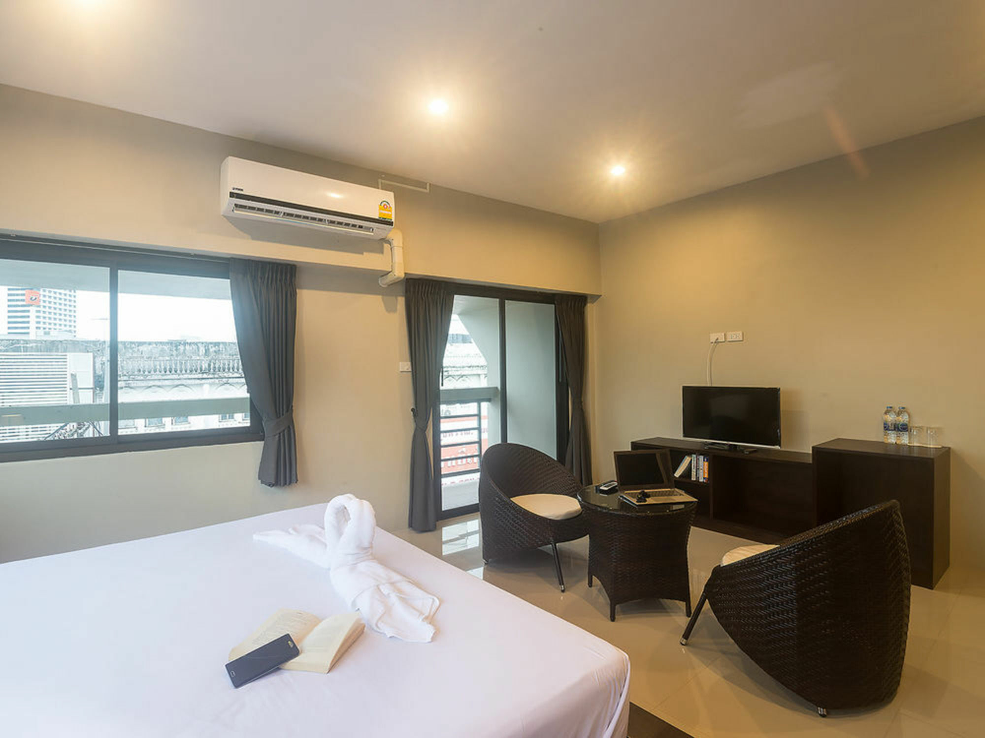 Green Leaf Hostel Phuket Екстериор снимка