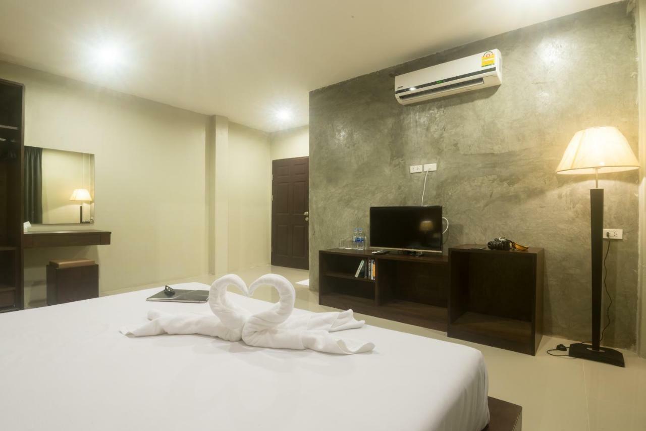 Green Leaf Hostel Phuket Екстериор снимка